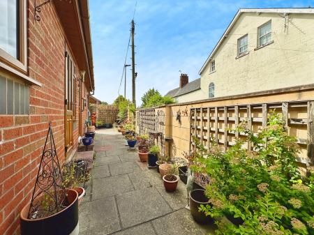 3 bedroom Bungalow for sale in Longmore Street, Wednesbury, WS10