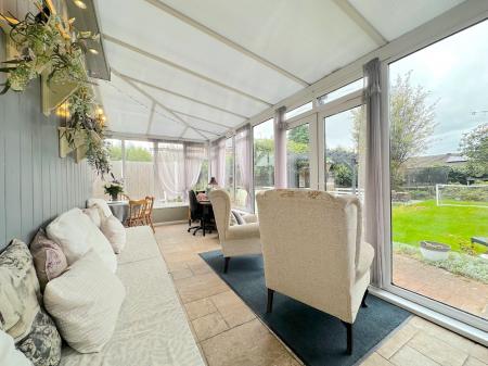 4 bedroom Detached house for sale in Old Park Road, Wednesbury, Wednesbury, WS10