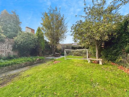 4 bedroom Detached house for sale in Old Park Road, Wednesbury, Wednesbury, WS10