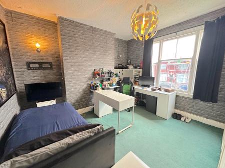 4 bedroom Detached house for sale in Old Park Road, Wednesbury, Wednesbury, WS10