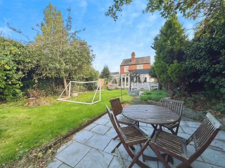 4 bedroom Detached house for sale in Old Park Road, Wednesbury, Wednesbury, WS10