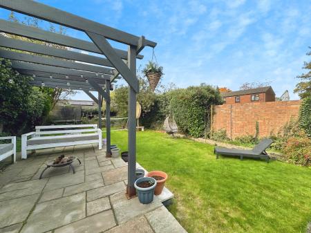 4 bedroom Detached house for sale in Old Park Road, Wednesbury, Wednesbury, WS10