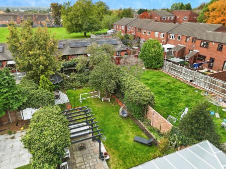 4 bedroom Detached house for sale in Old Park Road, Wednesbury, Wednesbury, WS10