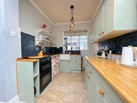 4 bedroom Detached house for sale in Old Park Road, Wednesbury, Wednesbury, WS10