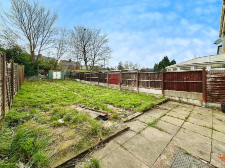 3 bedroom Semi-detached house for sale in Peach Avenue, Darlaston, Wednesbury, WS10