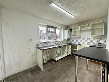 3 bedroom Semi-detached house for sale in Peach Avenue, Darlaston, Wednesbury, WS10