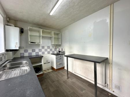 3 bedroom Semi-detached house for sale in Peach Avenue, Darlaston, Wednesbury, WS10