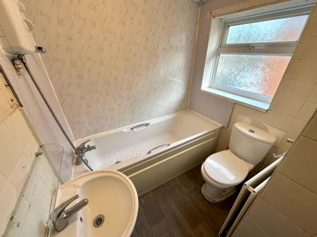 3 bedroom Semi-detached house for sale in Peach Avenue, Darlaston, Wednesbury, WS10