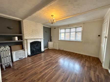 3 bedroom Semi-detached house for sale in Peach Avenue, Darlaston, Wednesbury, WS10