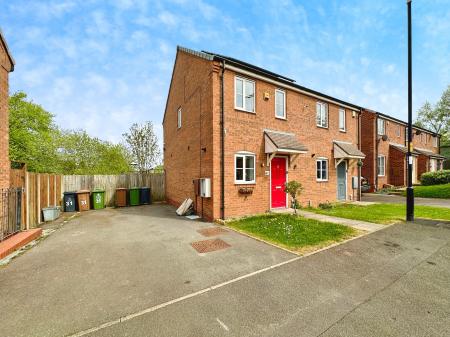 3 bedroom Semi-detached house for sale in Pitchwood Close, Darlaston, Wednesbury, WS10