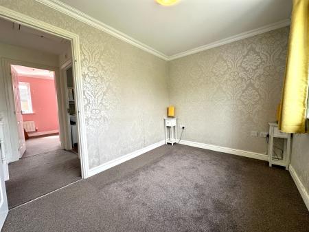 3 bedroom Semi-detached house for sale in Pitchwood Close, Darlaston, Wednesbury, WS10