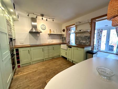 3 bedroom Semi-detached house for sale in Pitchwood Close, Darlaston, Wednesbury, WS10