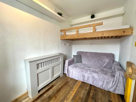 3 bedroom Semi-detached house for sale in Pitchwood Close, Darlaston, Wednesbury, WS10