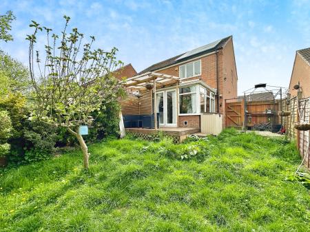 3 bedroom Semi-detached house for sale in Pitchwood Close, Darlaston, Wednesbury, WS10