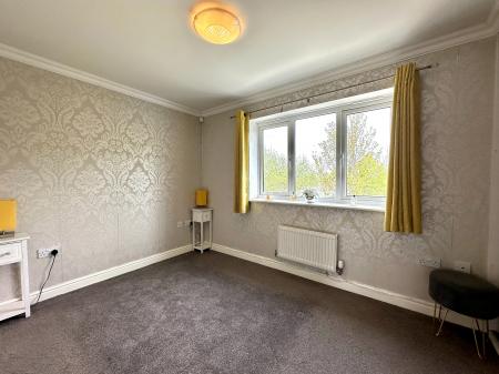 3 bedroom Semi-detached house for sale in Pitchwood Close, Darlaston, Wednesbury, WS10