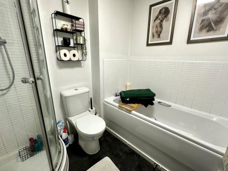 2 bedroom Semi-detached house for sale in Pitchwood Close, Wednesbury, Wednesbury, WS10