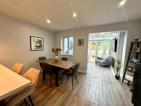 2 bedroom Semi-detached house for sale in Pitchwood Close, Wednesbury, Wednesbury, WS10