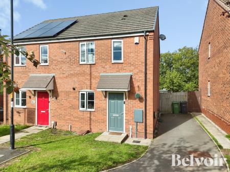 2 bedroom Semi-detached house for sale in Pitchwood Close, Wednesbury, Wednesbury, WS10