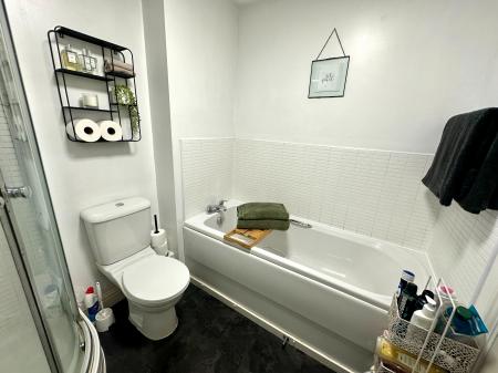 2 bedroom Semi-detached house for sale in Pitchwood Close, Wednesbury, Wednesbury, WS10