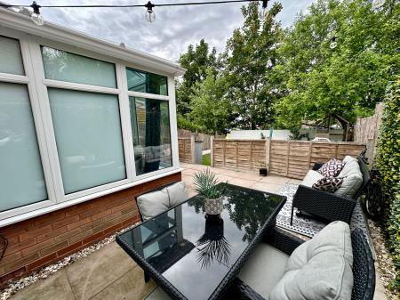 2 bedroom Semi-detached house for sale in Pitchwood Close, Wednesbury, Wednesbury, WS10