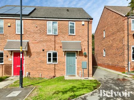 2 bedroom Semi-detached house for sale in Pitchwood Close, Wednesbury, Wednesbury, WS10