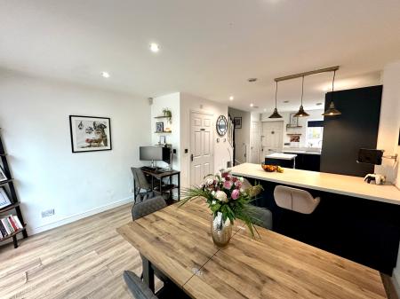 2 bedroom Semi-detached house for sale in Pitchwood Close, Wednesbury, Wednesbury, WS10