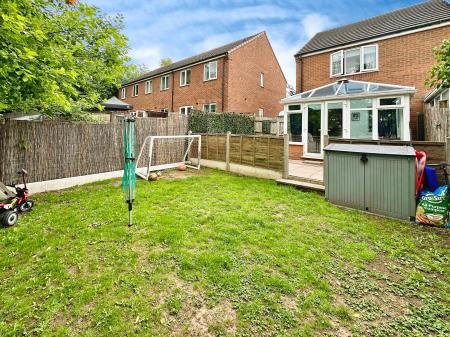 2 bedroom Semi-detached house for sale in Pitchwood Close, Wednesbury, Wednesbury, WS10