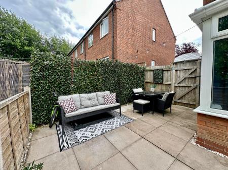 2 bedroom Semi-detached house for sale in Pitchwood Close, Wednesbury, Wednesbury, WS10