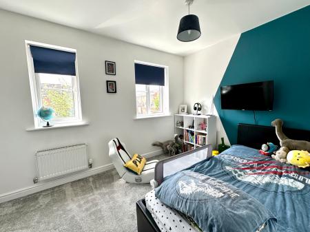 2 bedroom Semi-detached house for sale in Pitchwood Close, Wednesbury, Wednesbury, WS10