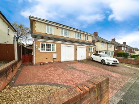 3 bedroom Semi-detached house for sale in Prince George Road, Wednesbury, Wednesbury, WS10