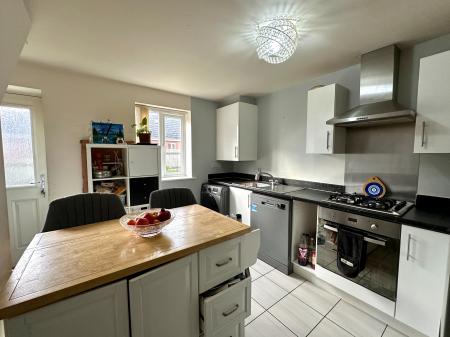 3 bedroom Detached house for sale in Puddlers Grove, Wednesbury, Wednesbury, WS10