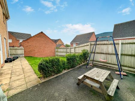 3 bedroom Detached house for sale in Puddlers Grove, Wednesbury, Wednesbury, WS10