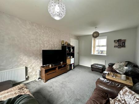 3 bedroom Detached house for sale in Puddlers Grove, Wednesbury, Wednesbury, WS10