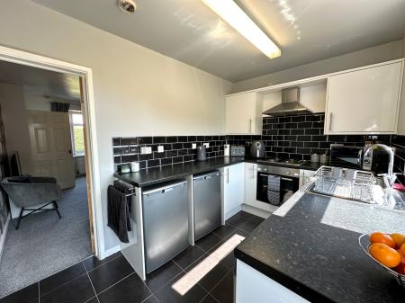 2 bedroom Semi-detached house for sale in Smith Avenue, Darlaston, Wednesbury, WS10