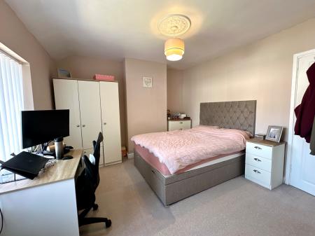 2 bedroom Semi-detached house for sale in Smith Avenue, Darlaston, Wednesbury, WS10