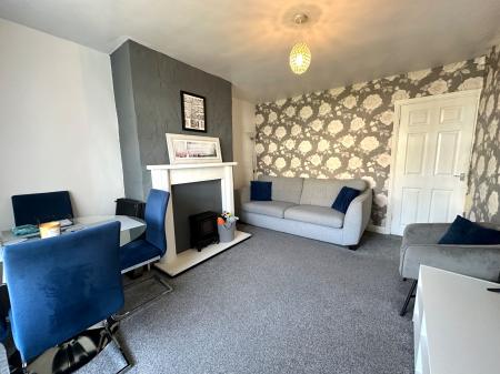 2 bedroom Semi-detached house for sale in Smith Avenue, Darlaston, Wednesbury, WS10