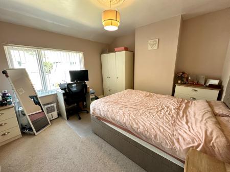 2 bedroom Semi-detached house for sale in Smith Avenue, Darlaston, Wednesbury, WS10