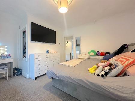 2 bedroom Semi-detached house for sale in Smith Avenue, Wednesbury, Wednesbury, WS10