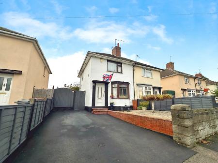 2 bedroom Semi-detached house for sale in Smith Avenue, Wednesbury, Wednesbury, WS10