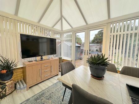 2 bedroom Semi-detached house for sale in Smith Avenue, Wednesbury, Wednesbury, WS10