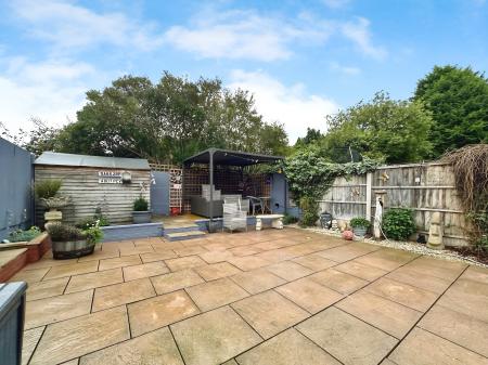 2 bedroom Semi-detached house for sale in Smith Avenue, Wednesbury, Wednesbury, WS10