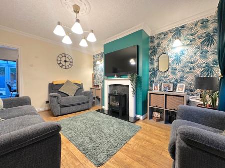 2 bedroom Semi-detached house for sale in Smith Avenue, Wednesbury, Wednesbury, WS10