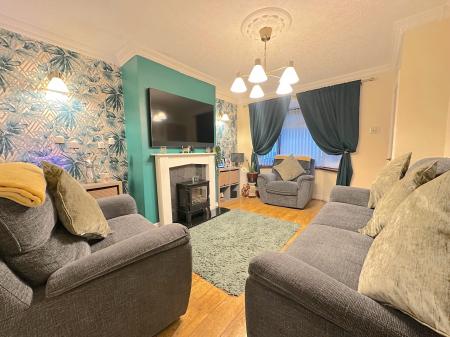 2 bedroom Semi-detached house for sale in Smith Avenue, Wednesbury, Wednesbury, WS10