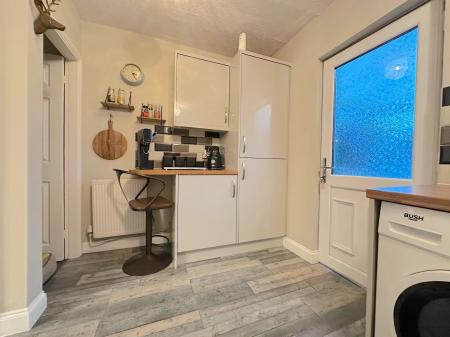 2 bedroom Semi-detached house for sale in Smith Avenue, Wednesbury, Wednesbury, WS10