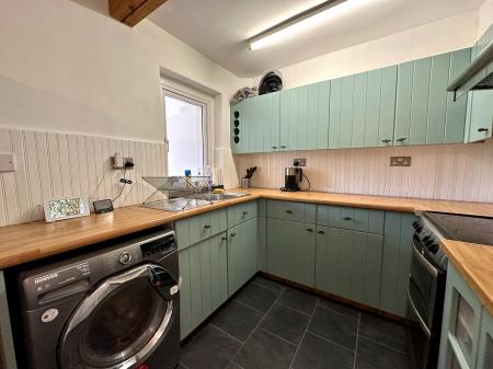 2 bedroom Terraced House for sale in Stafford Road, Wednesbury, Wednesbury, WS10