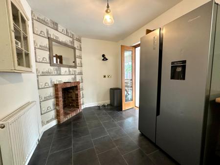 2 bedroom Terraced House for sale in Stafford Road, Wednesbury, Wednesbury, WS10