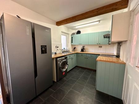 2 bedroom Terraced House for sale in Stafford Road, Wednesbury, Wednesbury, WS10