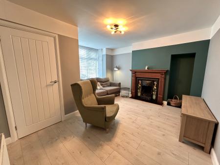 2 bedroom Terraced House for sale in Stafford Road, Wednesbury, Wednesbury, WS10