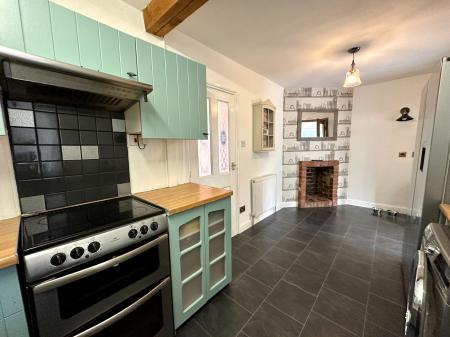 2 bedroom Terraced House for sale in Stafford Road, Wednesbury, Wednesbury, WS10