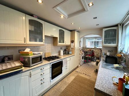 2 bedroom Terraced House for sale in Vicarage Road, Wednesbury, WS10